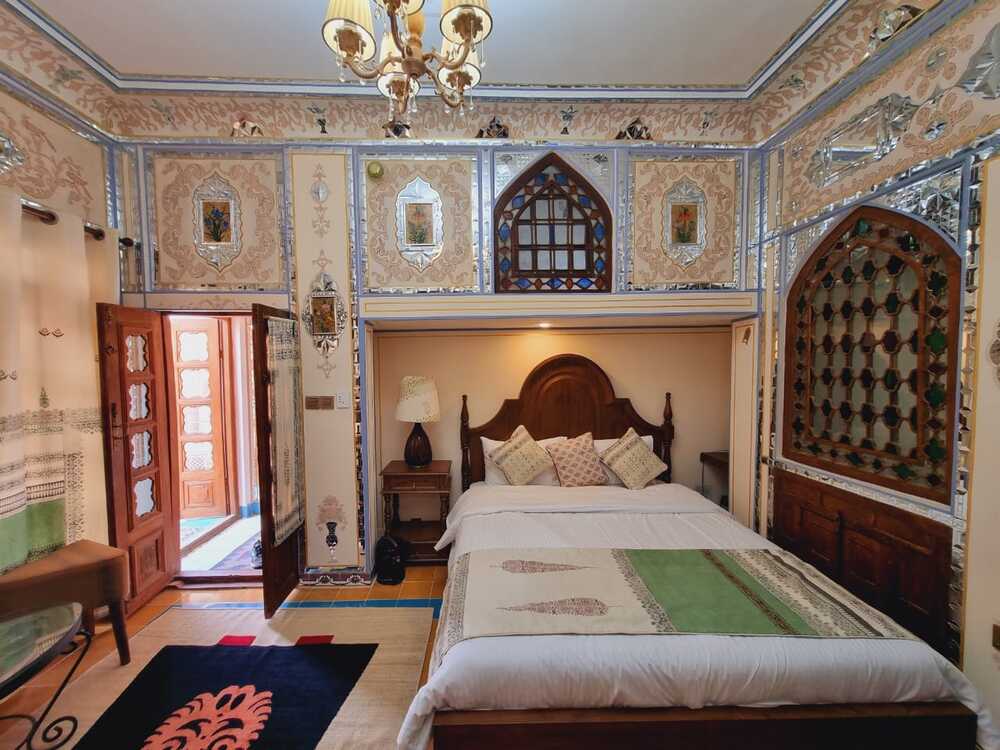 اتاق آیینه داران 1